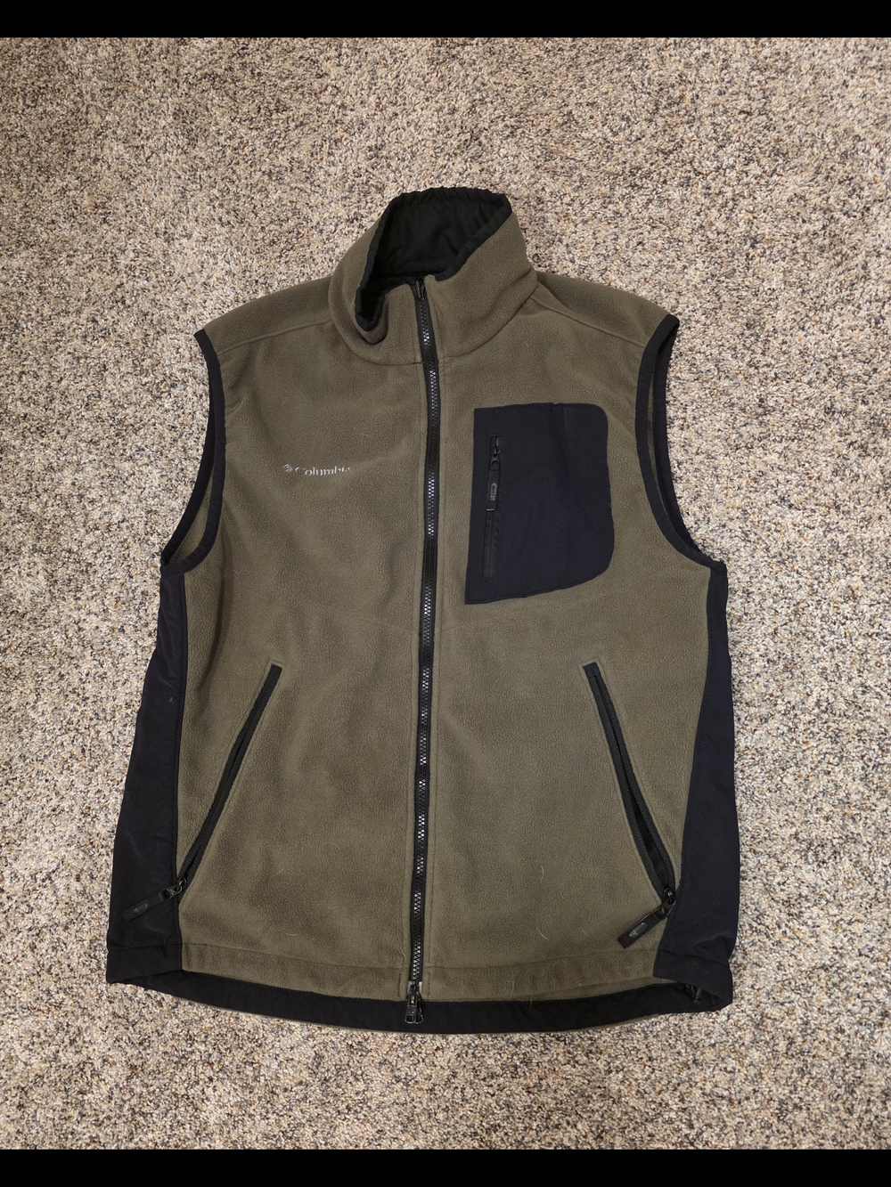 Columbia Men's Olive Green Fleece Vest Size L with Black Accents
